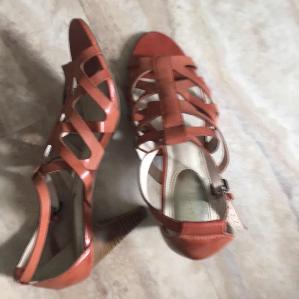 strappy sandal Naturalizer man made materials